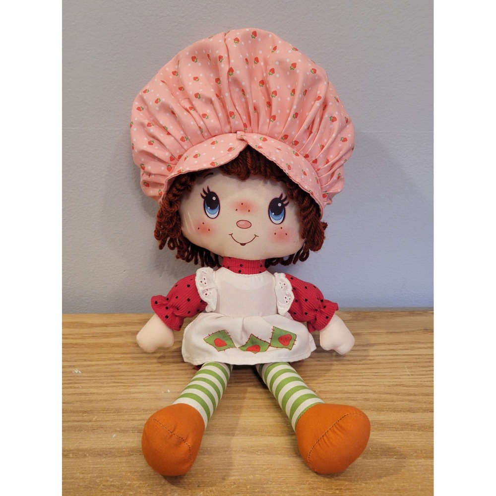 2021 Basic Fun Strawberry Shortcake 14 inch Rag Doll Retro Classic Plush Toy